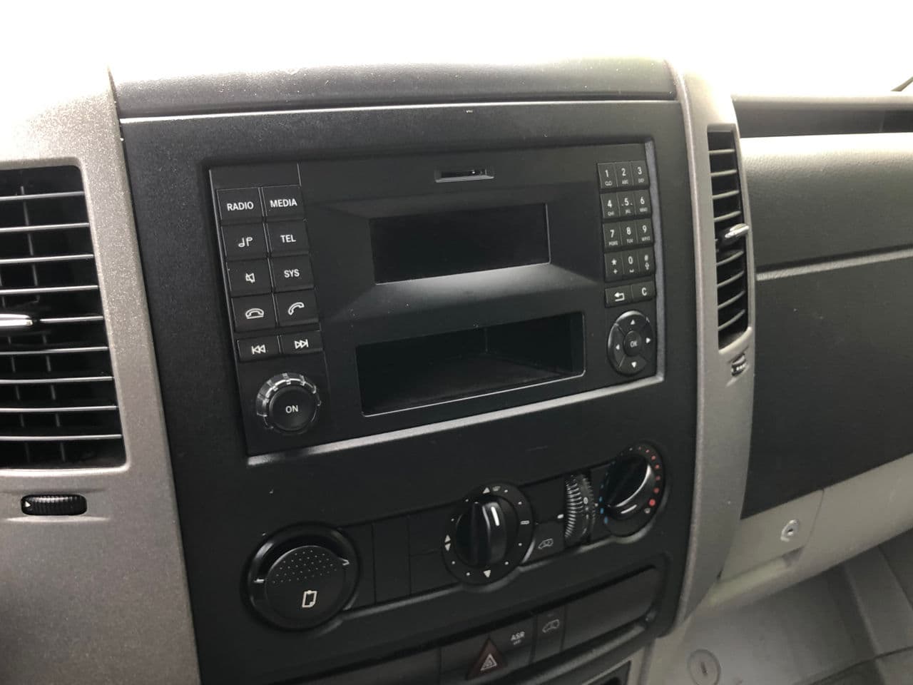 2016 Mercedes Sprinter — Miniatură 9