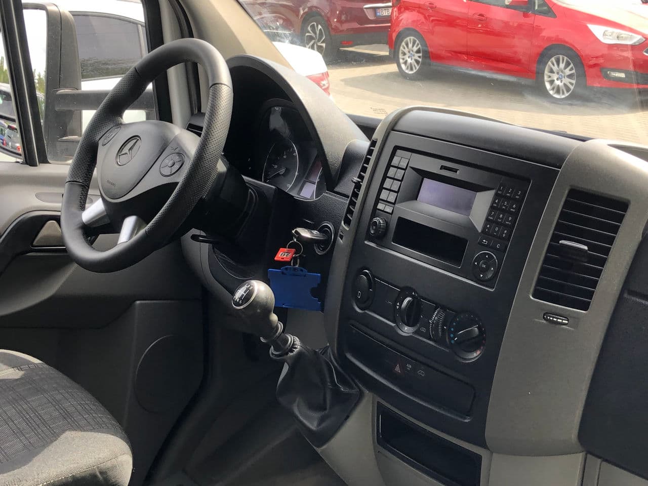 2016 Mercedes Sprinter — Miniatură 7