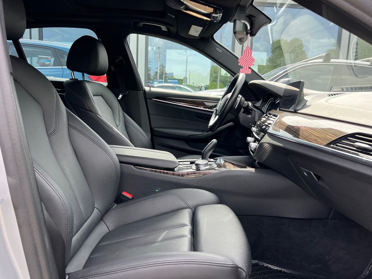 2018 BMW 530e — Miniatură 15