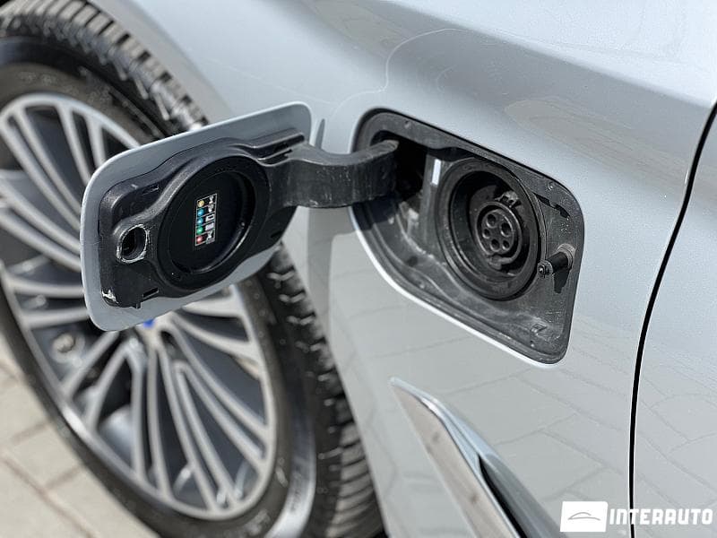 2018 BMW 530e — Miniatură 6