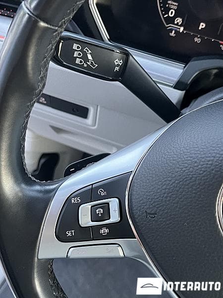 2019 Volkswagen Touareg — Miniatură 10
