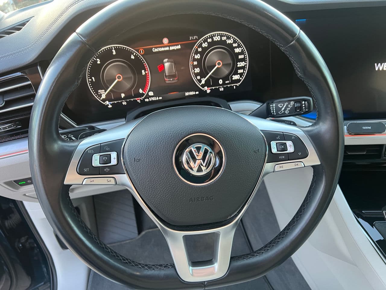 2019 Volkswagen Touareg — Miniatură 9