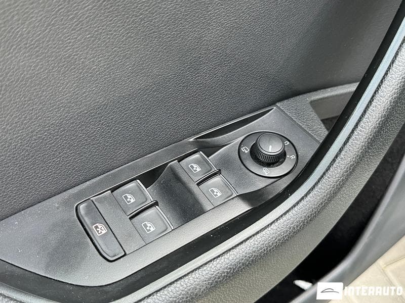 2017 Skoda Superb — Miniatură 16