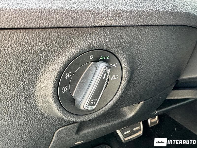 2017 Skoda Superb — Miniatură 15