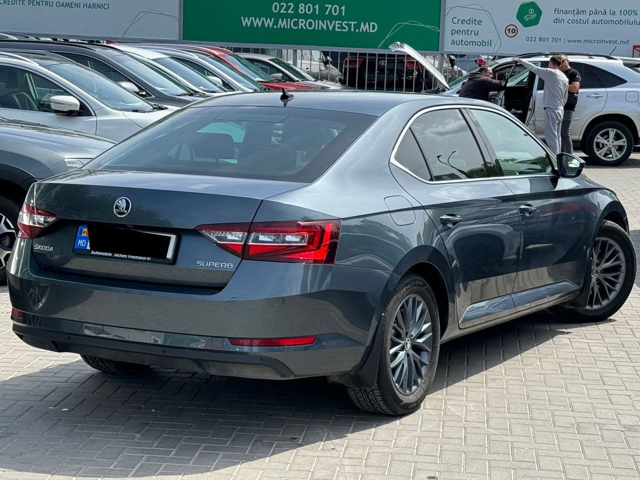 2017 Skoda Superb — Miniatură 4