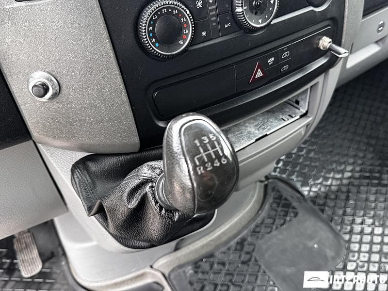 2012 Mercedes Sprinter — Miniatură 8