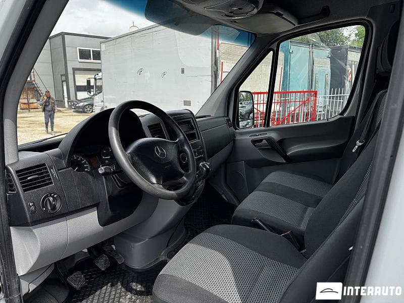 2012 Mercedes Sprinter — Miniatură 5