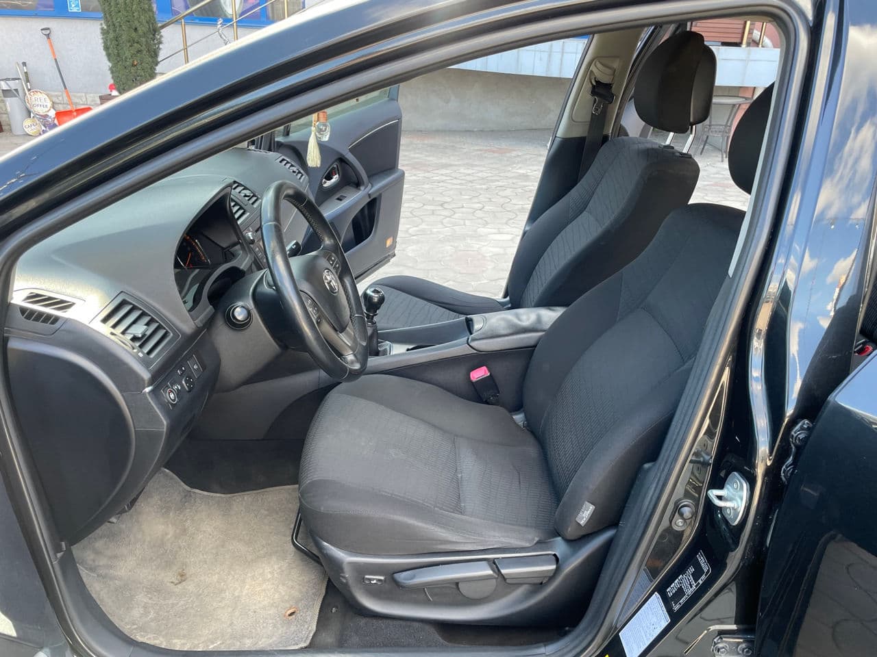 2009 Toyota Avensis — Miniatură 6