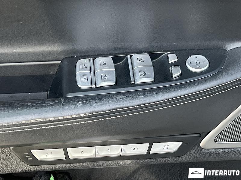 2017 BMW 740e — Miniatură 7