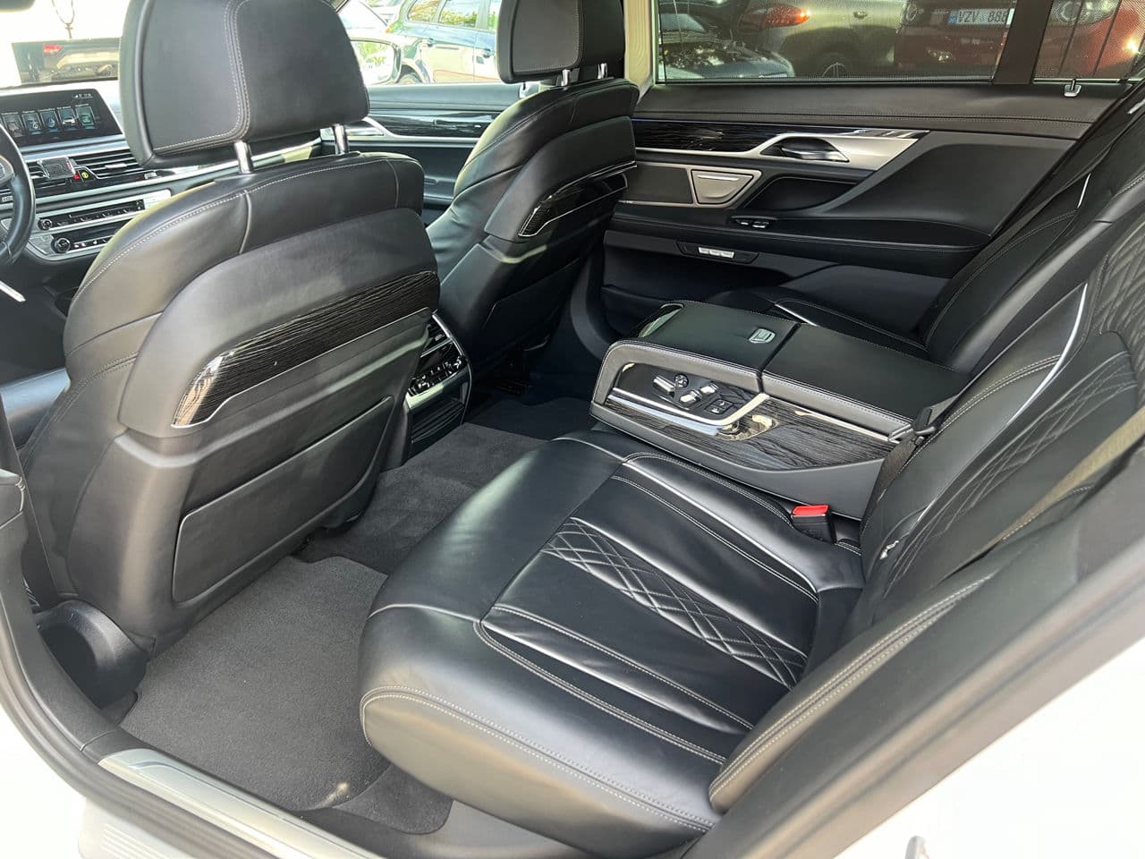 2017 BMW 740e — Miniatură 23