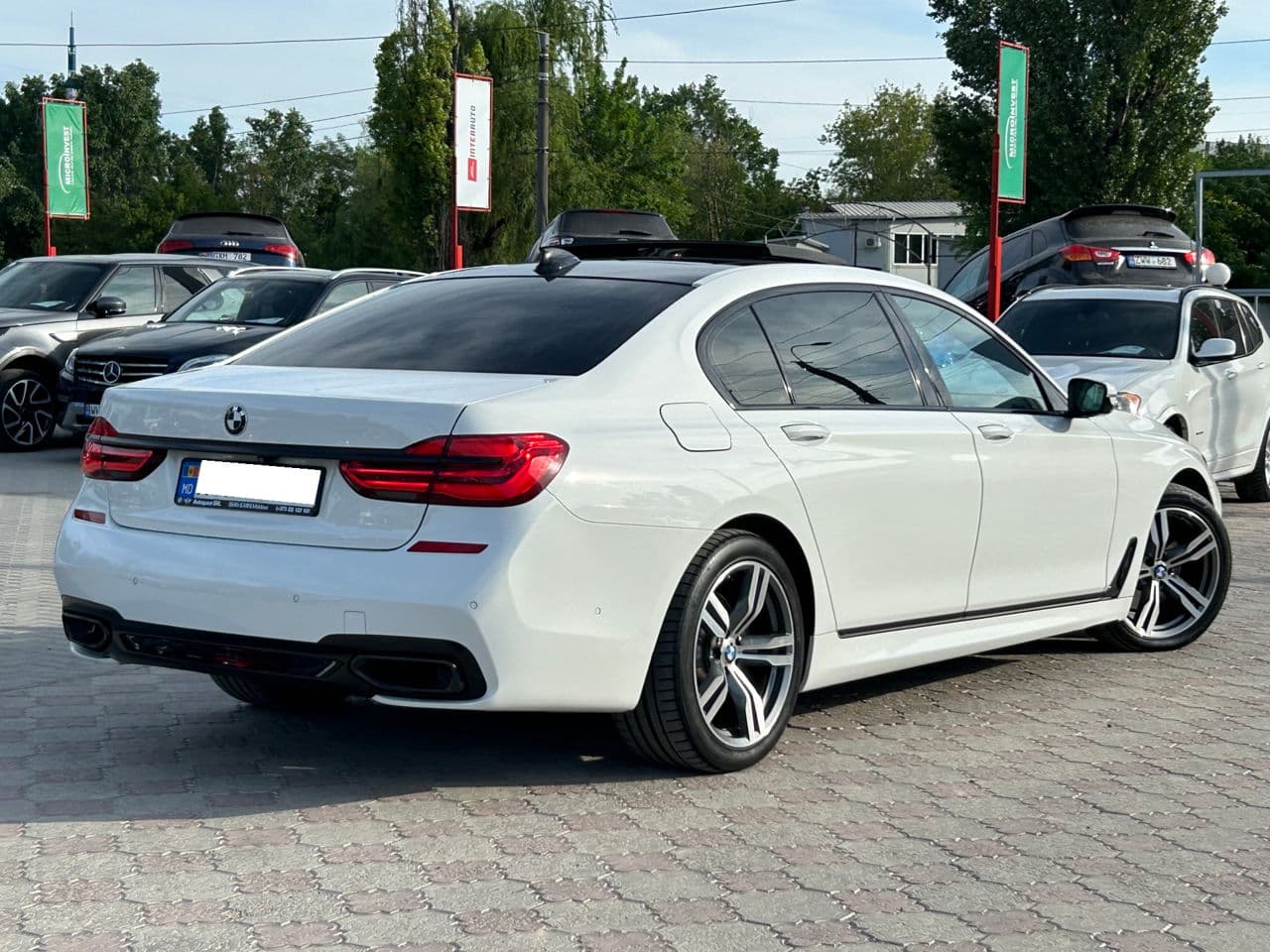 2017 BMW 740e — Miniatură 3