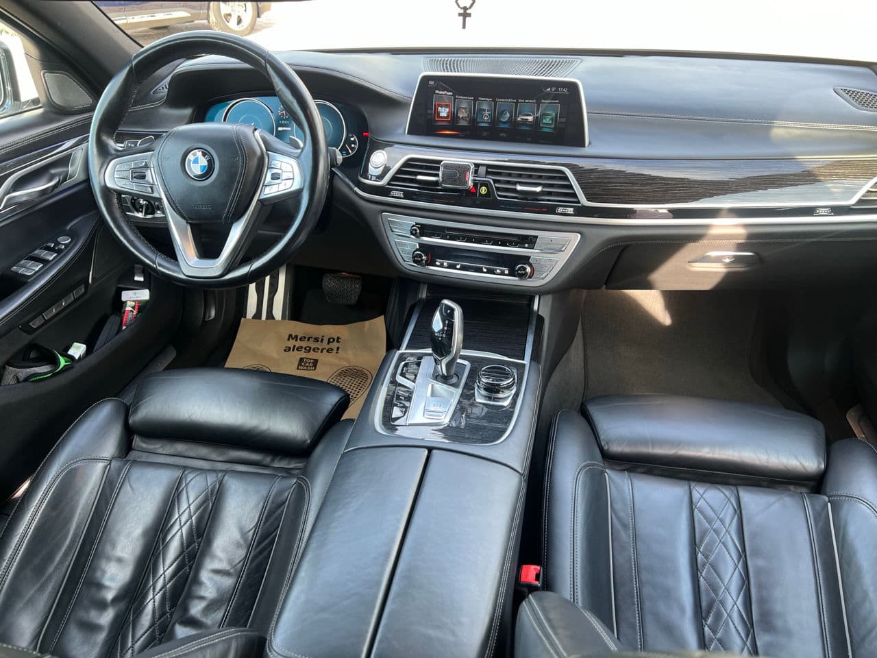 2017 BMW 740e — Miniatură 8