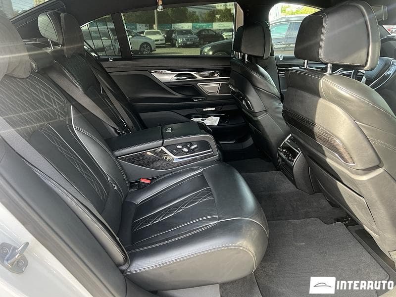 2017 BMW 740e — Miniatură 18