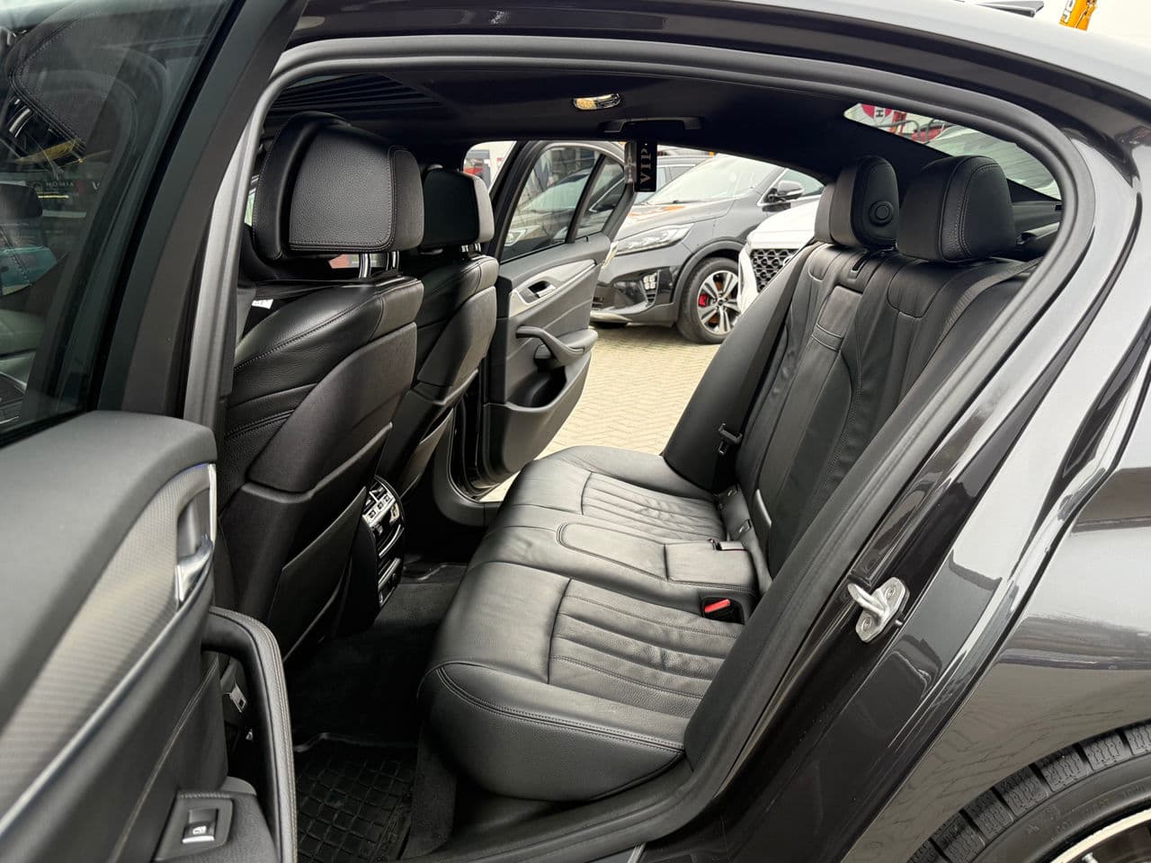 2017 BMW 525 — Miniatură 16