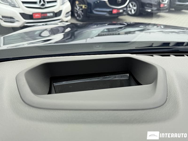 2017 BMW 525 — Miniatură 11