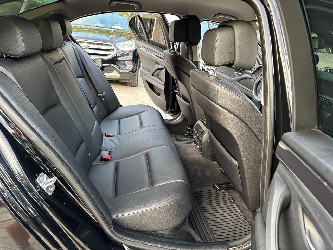BMW 520 2011 — Миниатюра 8