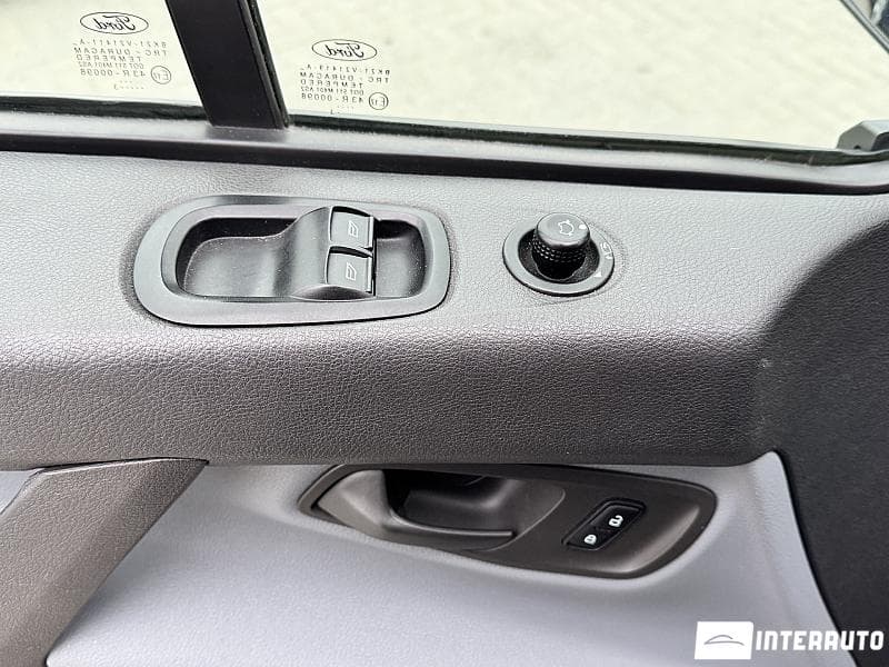 2013 Ford Transit — Miniatură 13