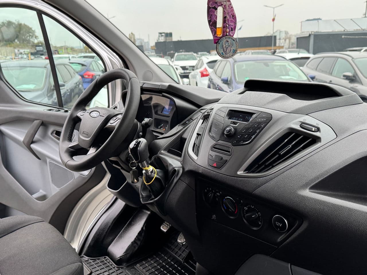 2013 Ford Transit — Miniatură 10