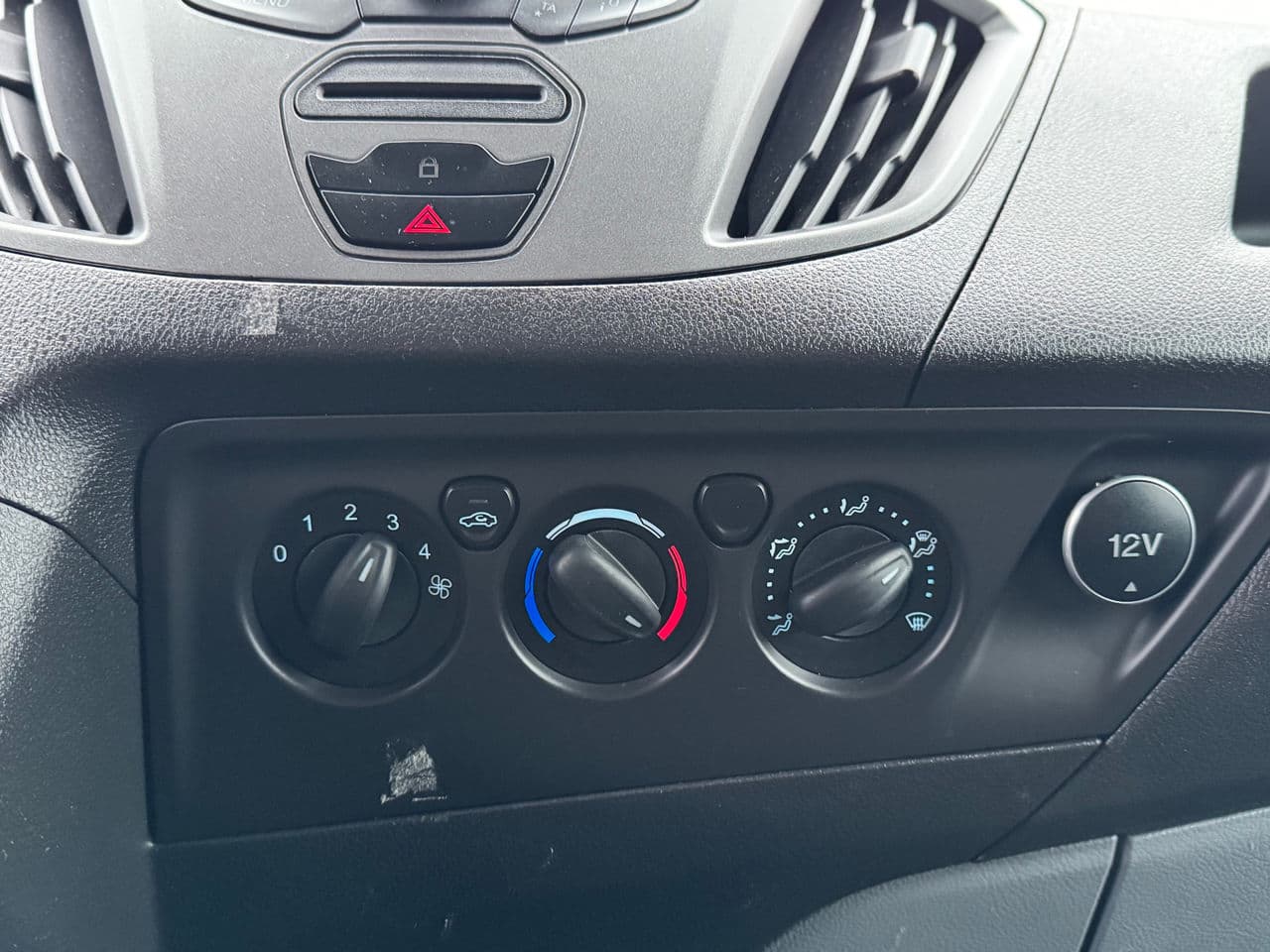 2013 Ford Transit — Miniatură 8