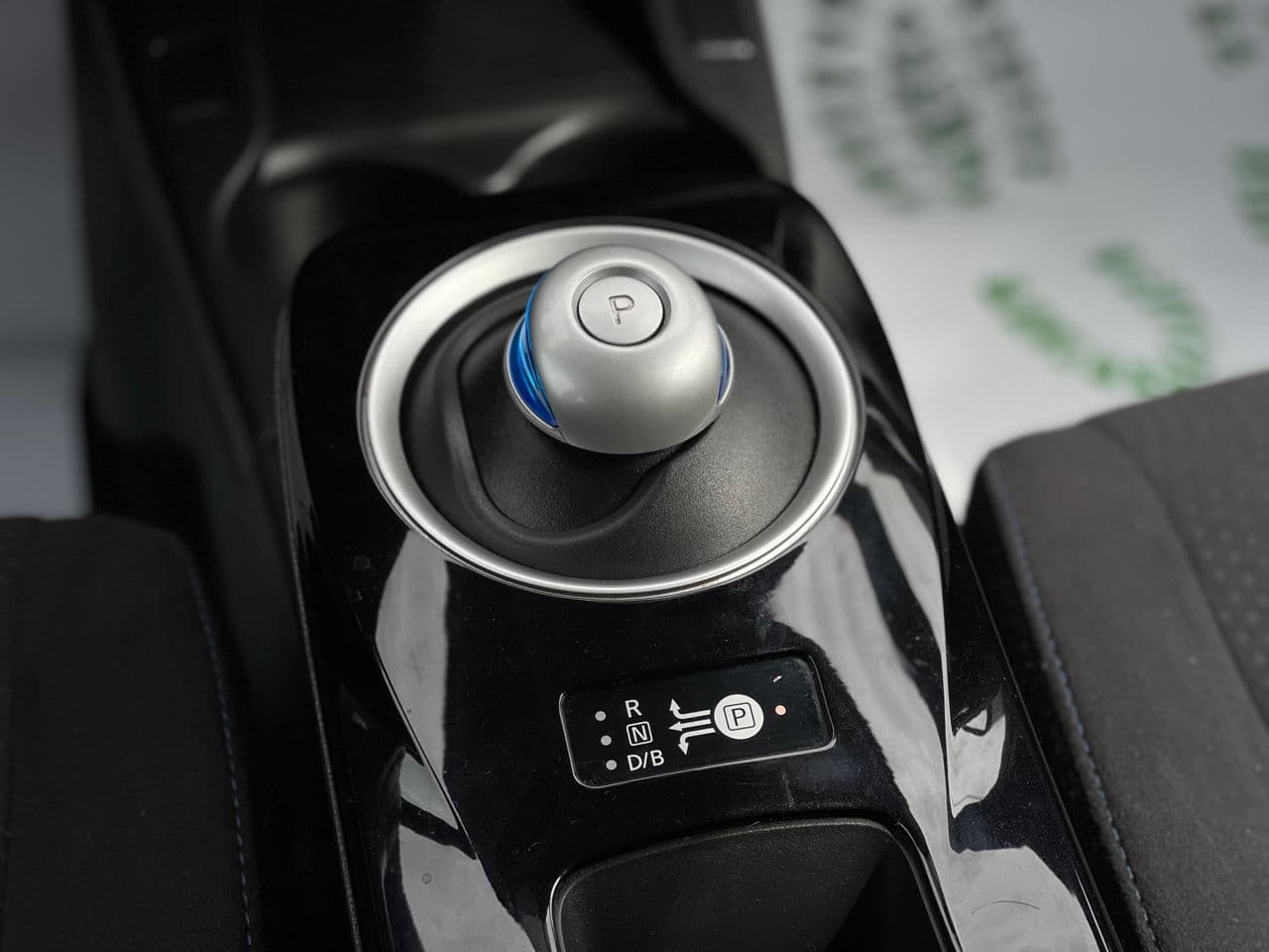 2016 Nissan Leaf — Miniatură 14