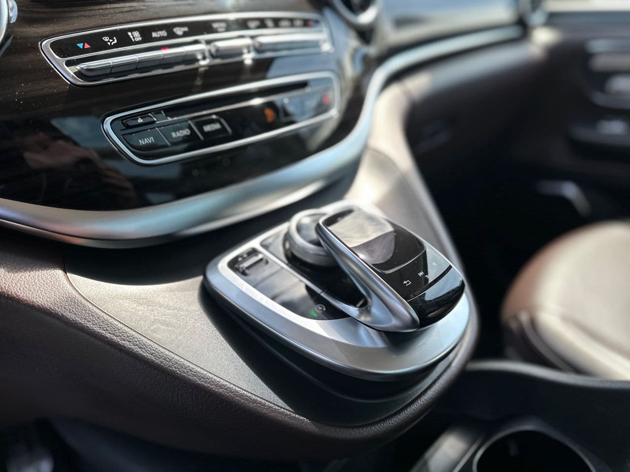 2018 Mercedes V 250 — Miniatură 15
