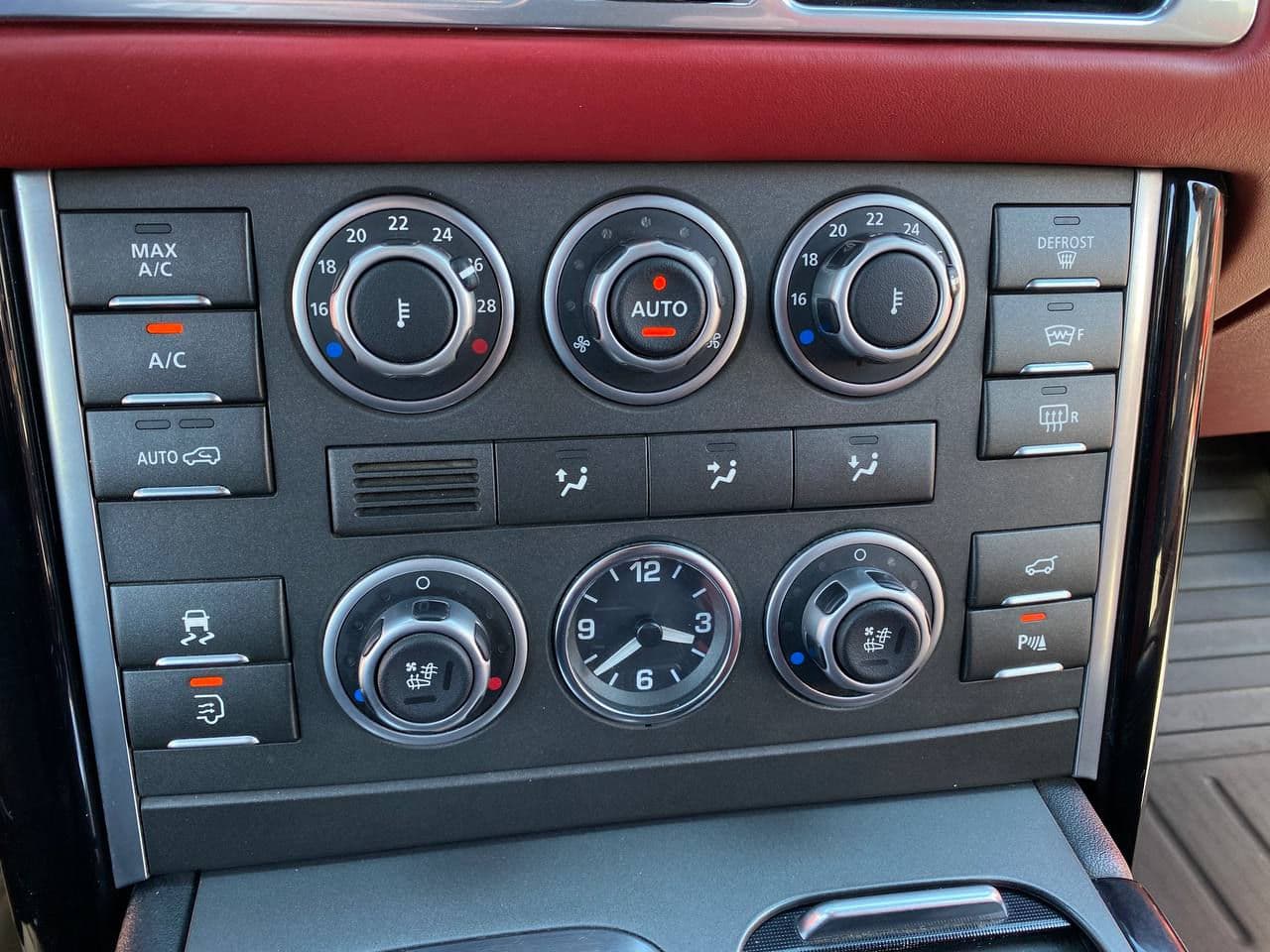 2010 Land Rover Range Rover Vogue — Miniatură 13