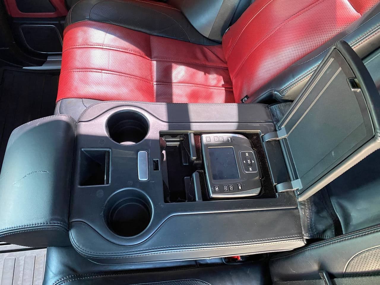 2010 Land Rover Range Rover Vogue — Miniatură 22