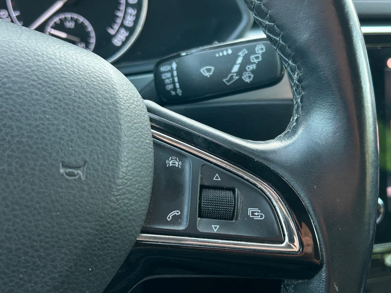 2018 Skoda Superb — Miniatură 10