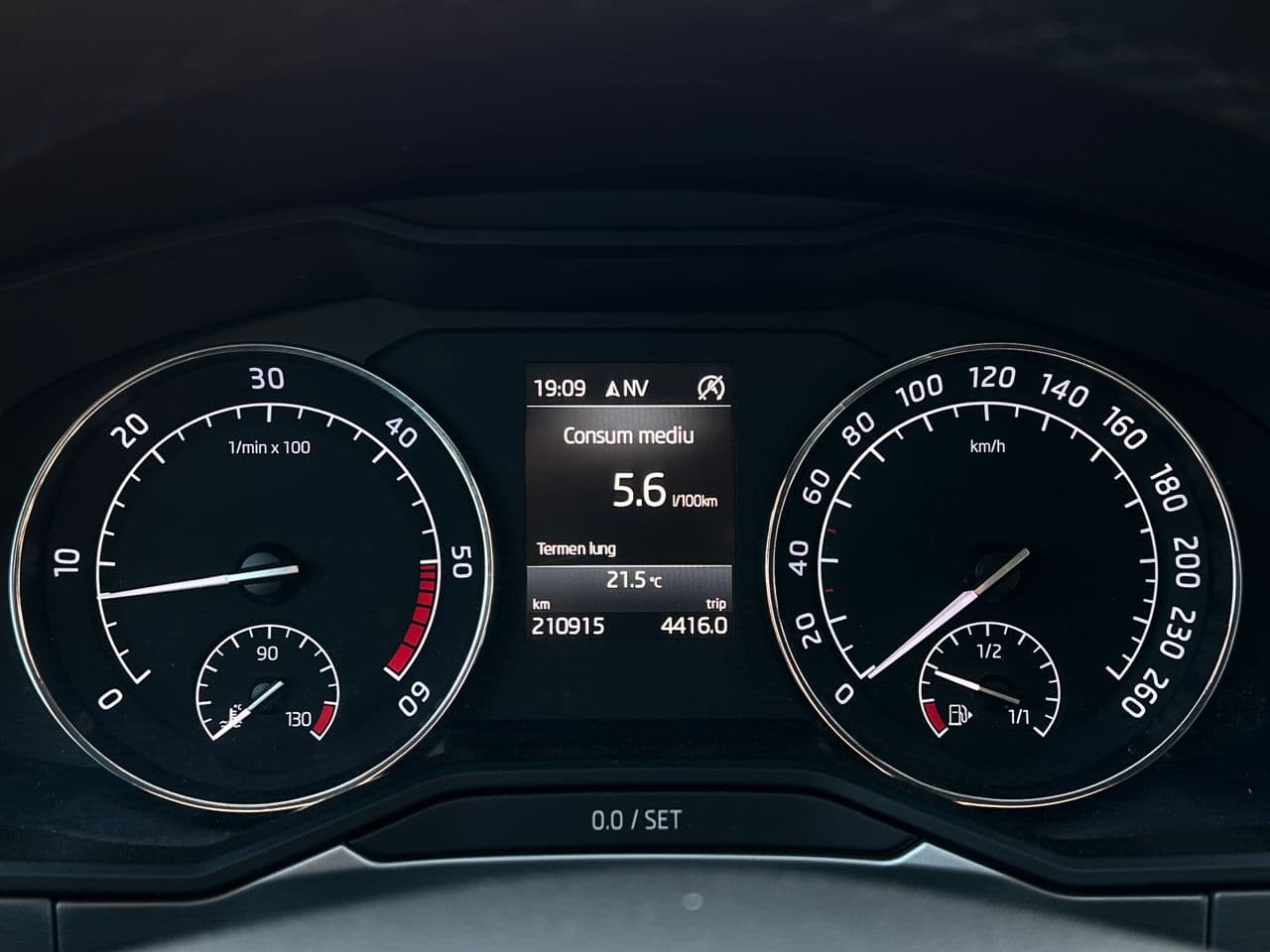 2018 Skoda Superb — Miniatură 11