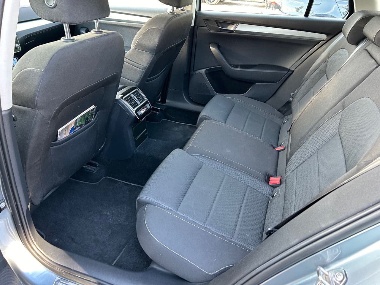 2018 Skoda Superb — Miniatură 15