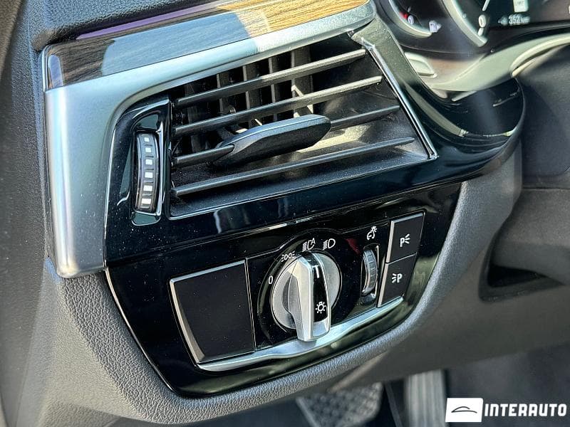 BMW 530e 2018 — Миниатюра 12