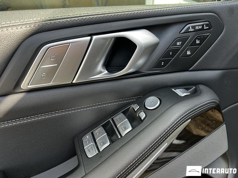 2020 BMW X7 4.0i — Miniatură 15