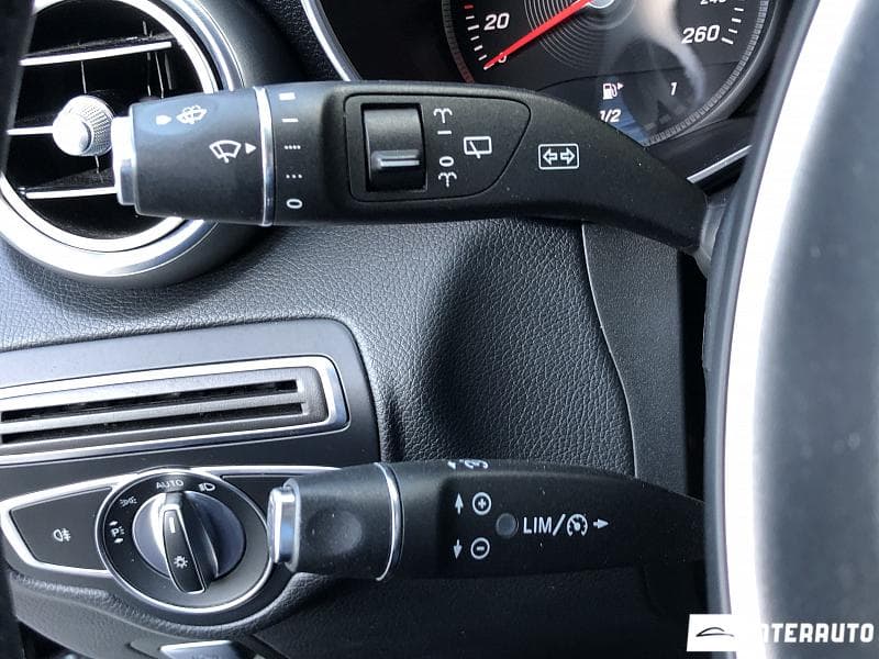 2017 Mercedes GLC 350e — Miniatură 15