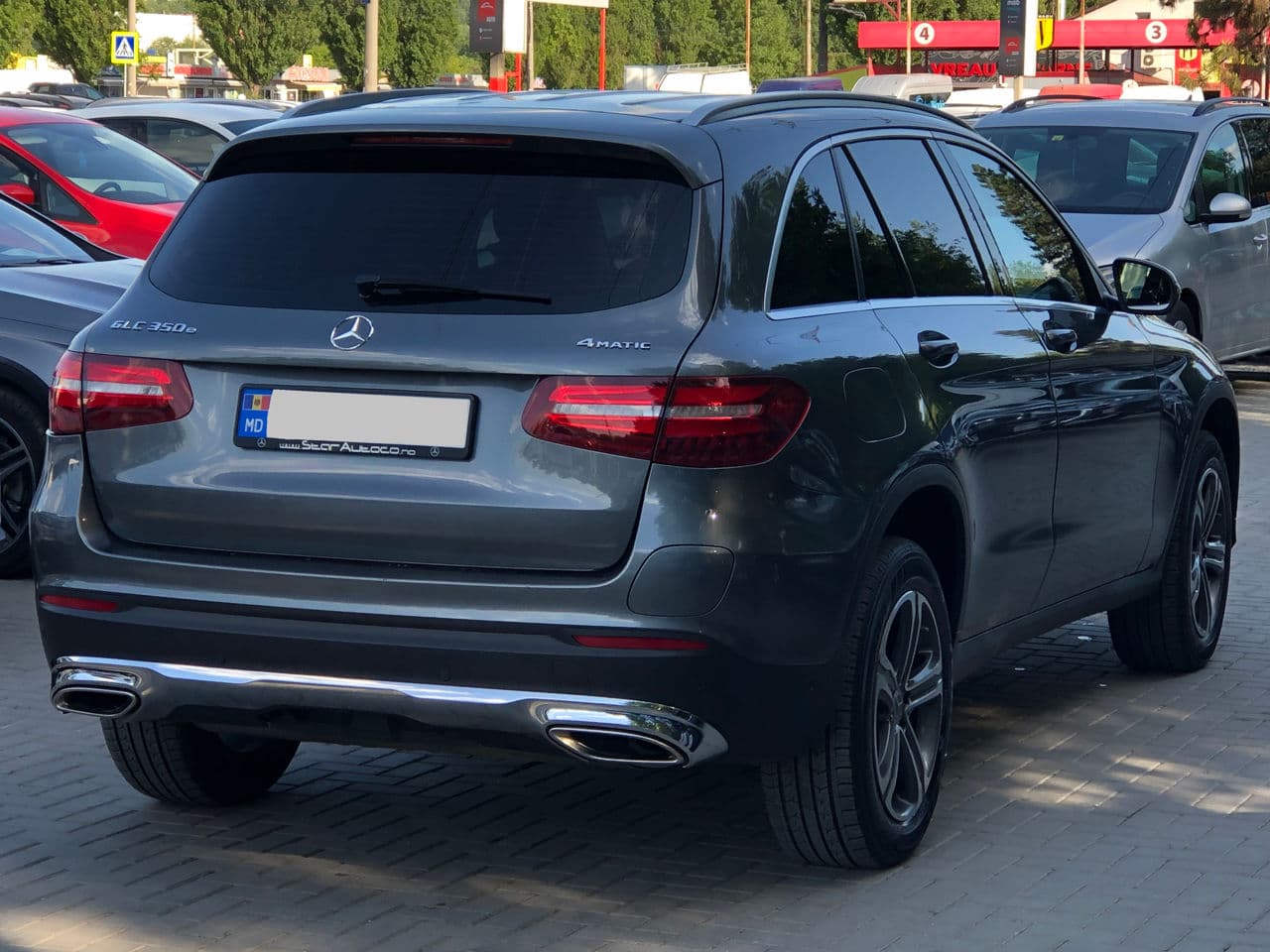 2017 Mercedes GLC 350e — Miniatură 2