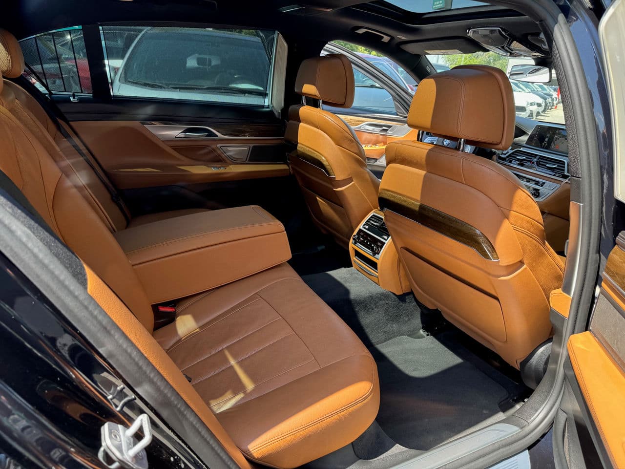 2018 BMW 740 — Miniatură 24