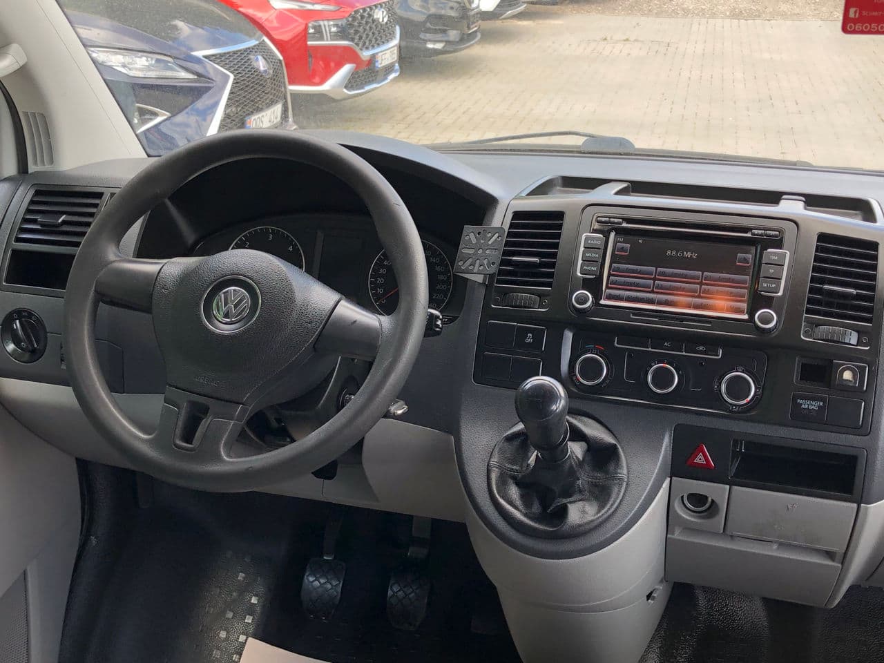 2010 Volkswagen Transporter — Miniatură 10