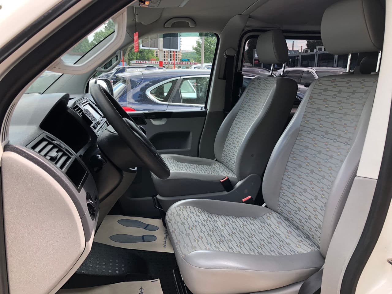 2010 Volkswagen Transporter — Miniatură 6