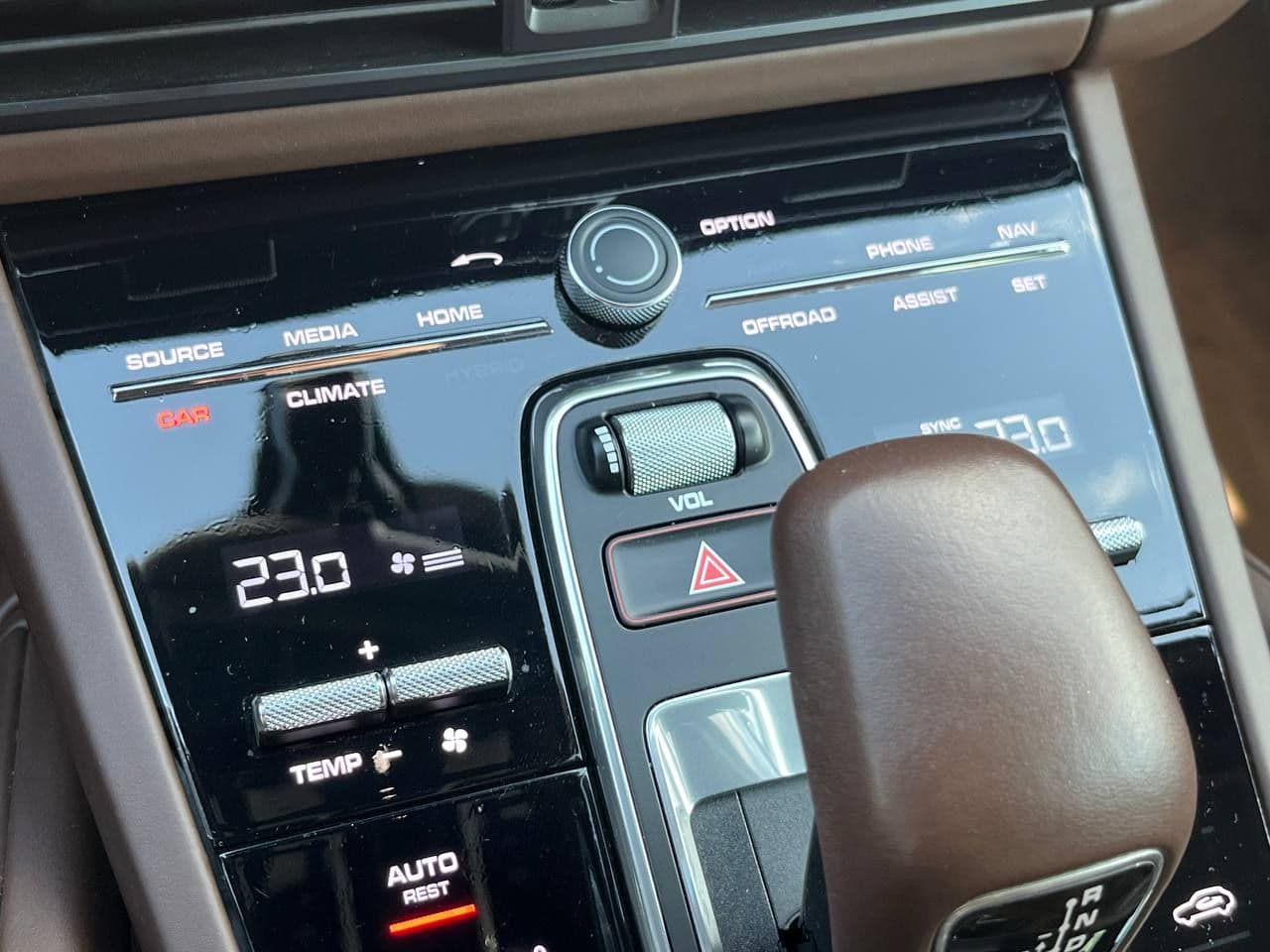 2020 Porsche Cayenne S — Miniatură 15