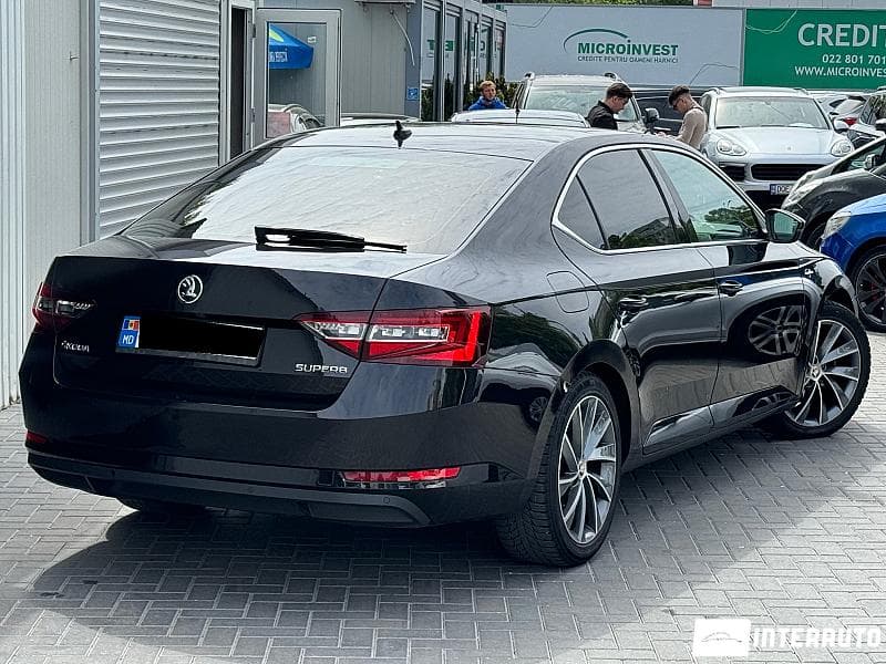 2018 Skoda Superb — Miniatură 3