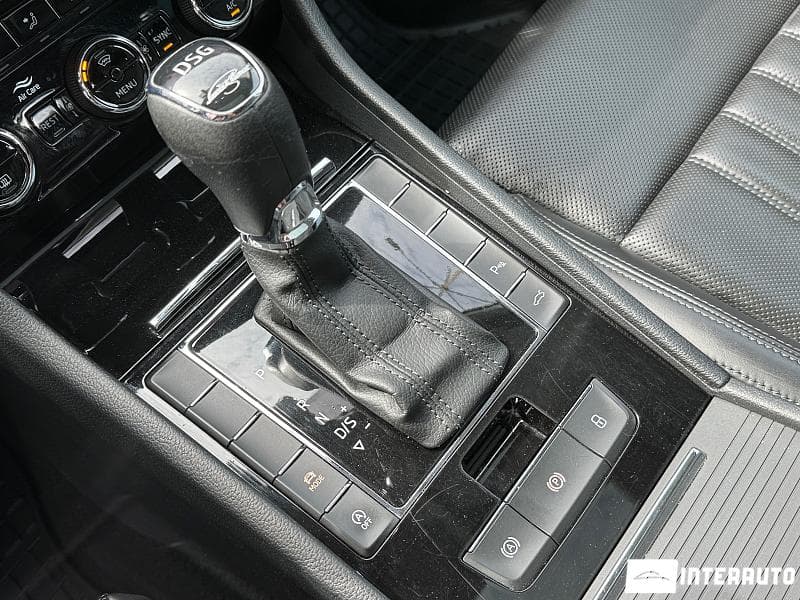 2018 Skoda Superb — Miniatură 11