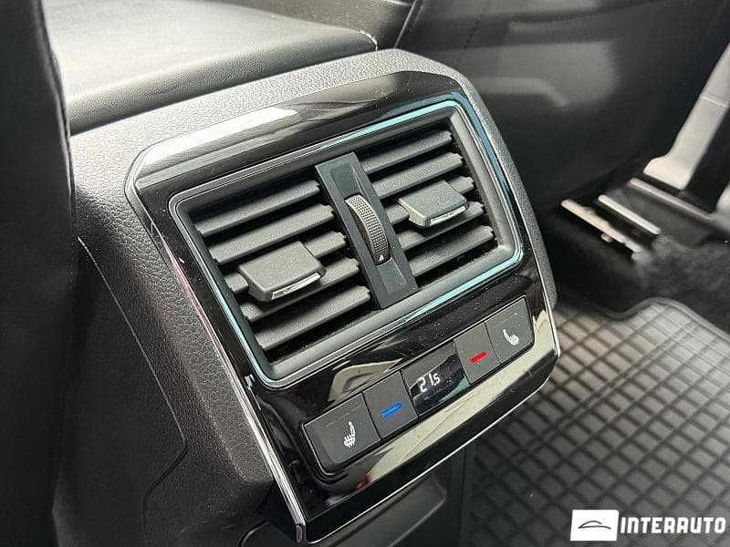 2018 Skoda Superb — Miniatură 10
