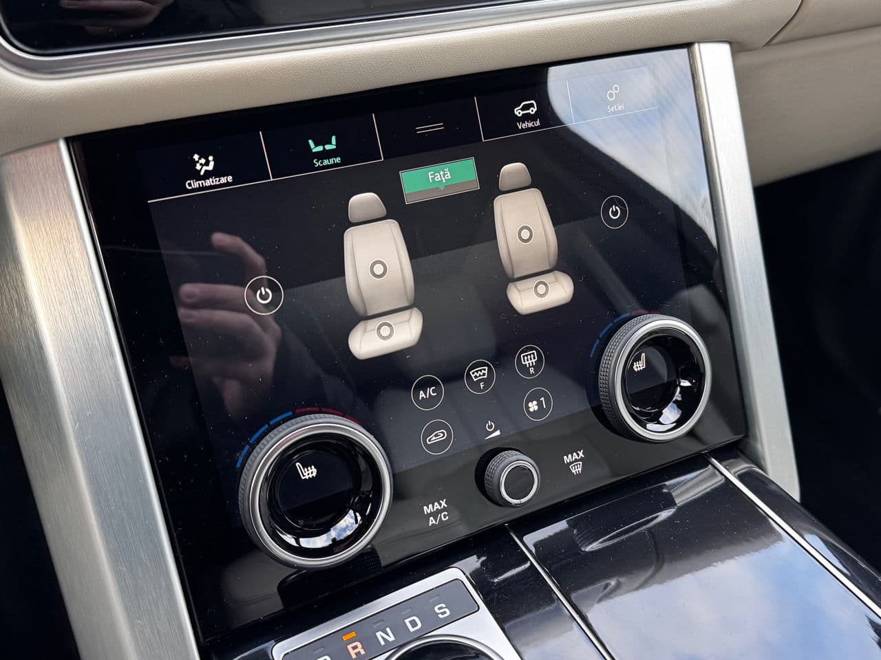 2019 Land Rover Range Rover Vogue — Miniatură 12