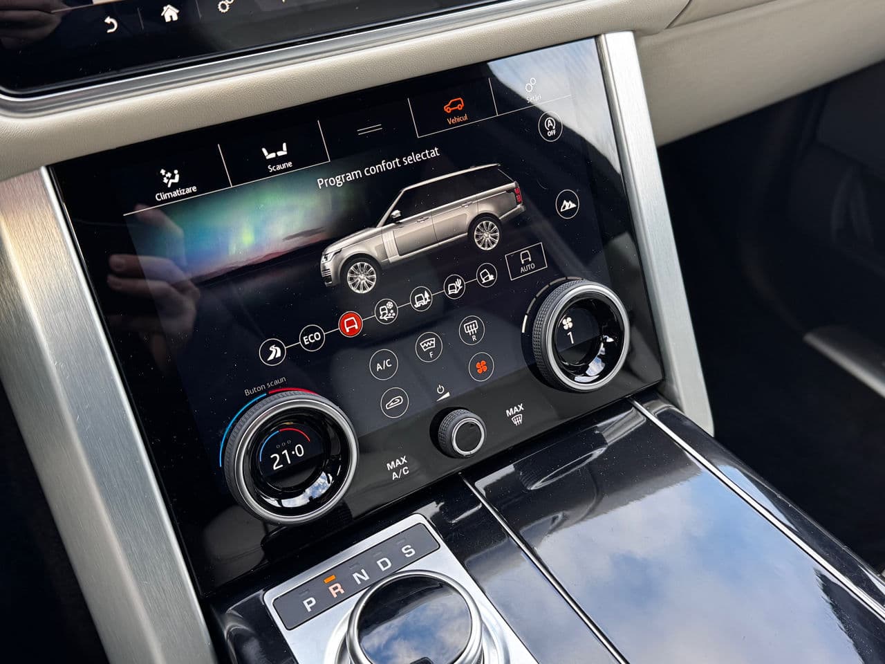 2019 Land Rover Range Rover Vogue — Miniatură 11