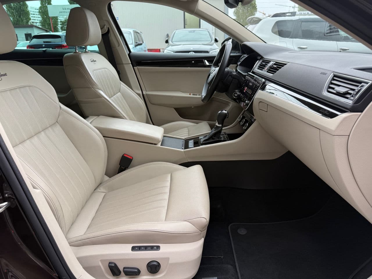 2022 Skoda Superb — Miniatură 18