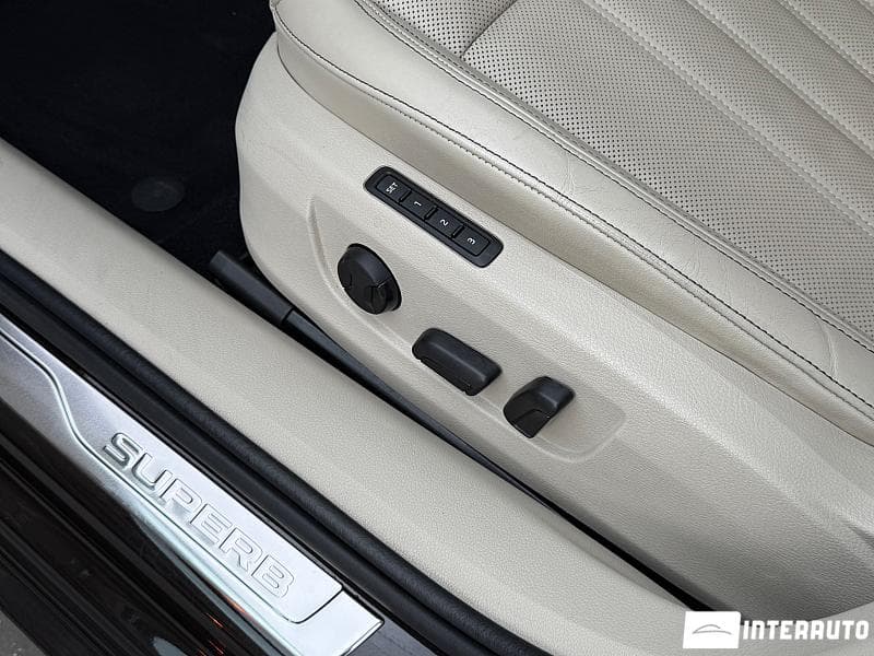 2022 Skoda Superb — Miniatură 10