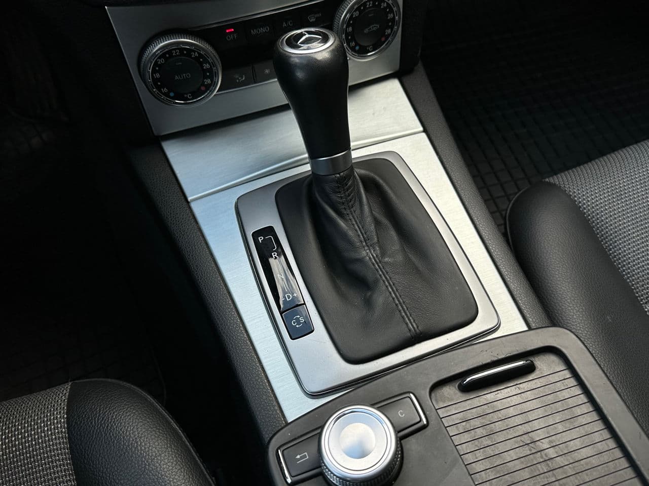 Mercedes C 180 2009 — Миниатюра 14