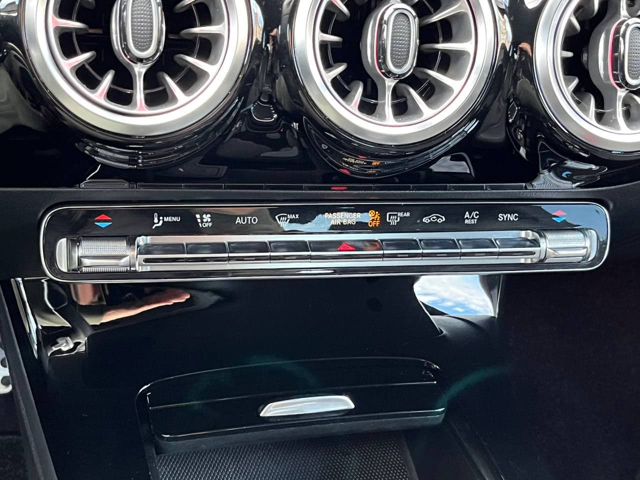 2023 Mercedes CLA 220d — Miniatură 15