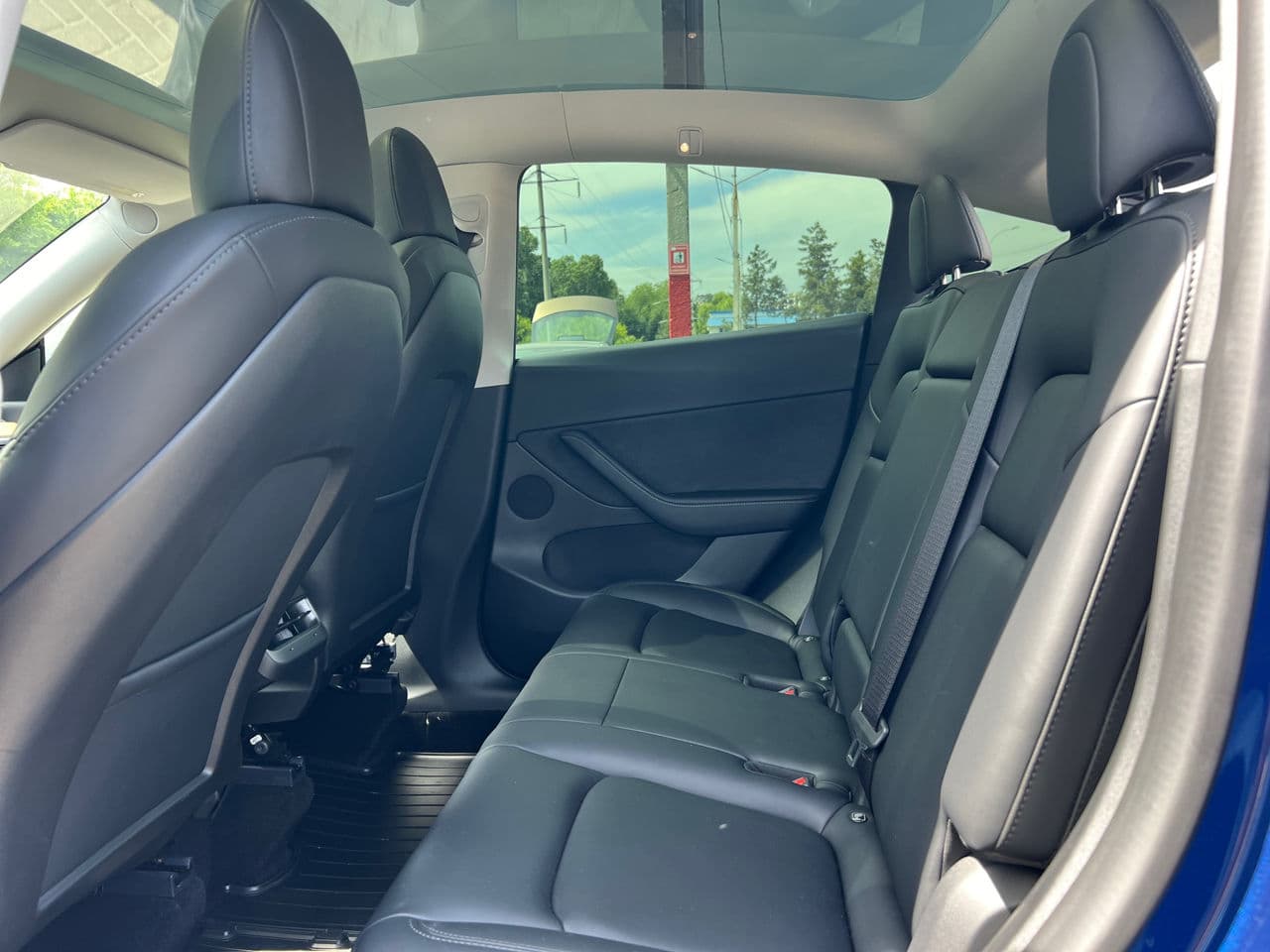 2022 Tesla Model Y — Miniatură 11