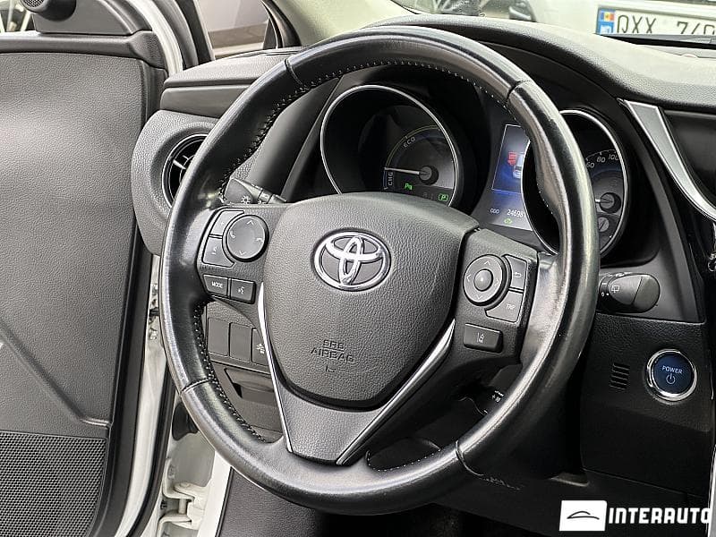2017 Toyota Auris — Miniatură 7