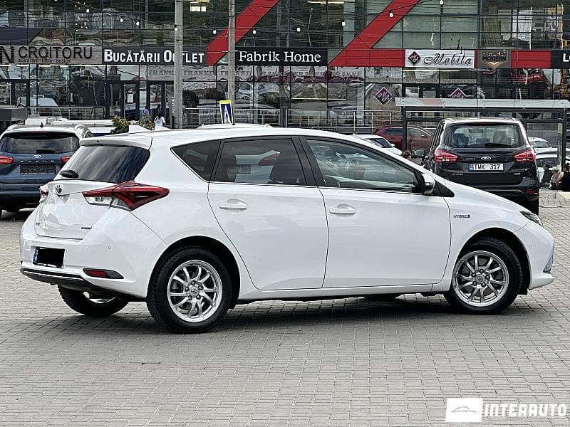 2017 Toyota Auris — Miniatură 3